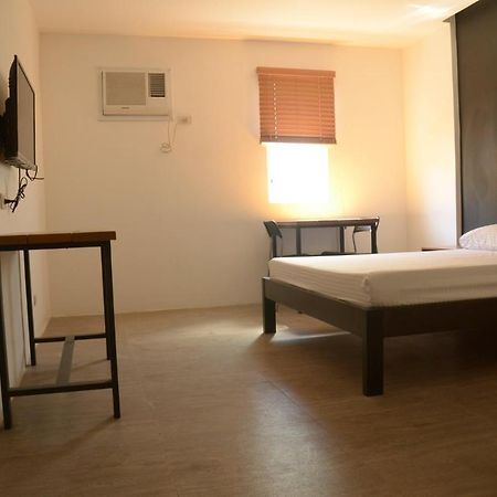 Solaris 88 Inn Tarlac City Extérieur photo